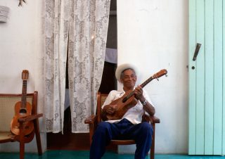 Cirilo Promotor Decenas, Instrumentos Musicales