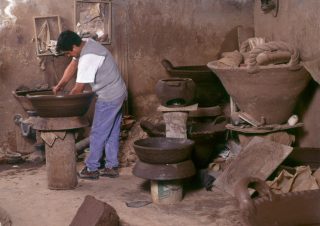 Celso Camacho Quiroz, Barro Cazuelas